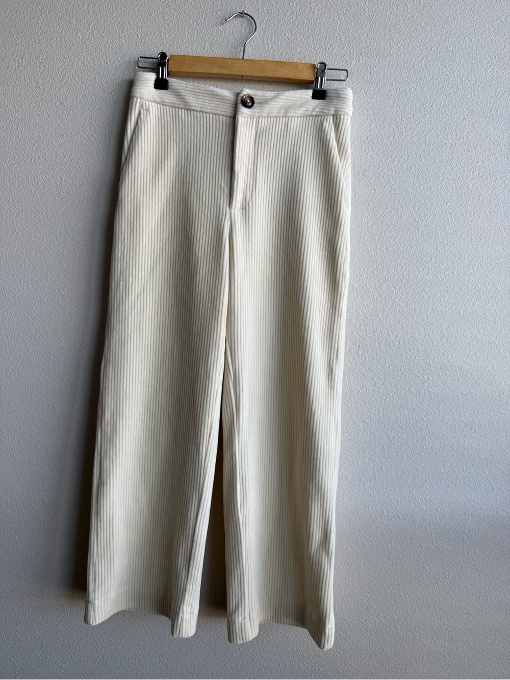 Women’s Lucy Paris Cream Ribbed Wide-Leg Cropped Pants (XS)